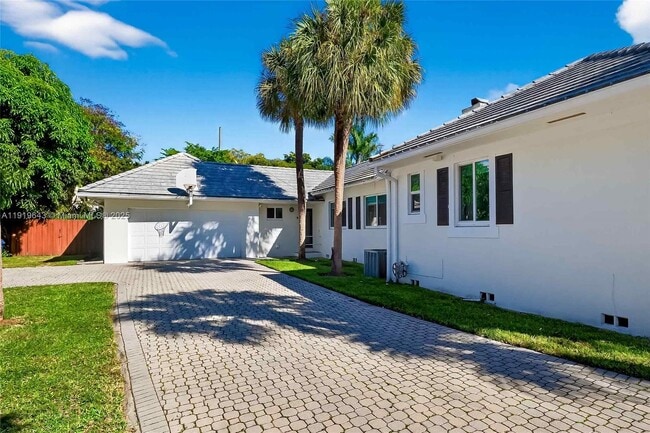 Foto del edificio - 6731 SW 138th St