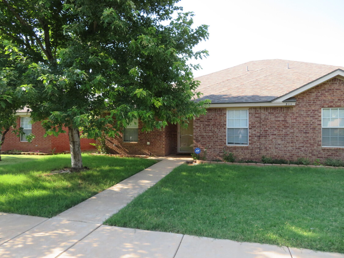 Foto principal - 3111 99th St