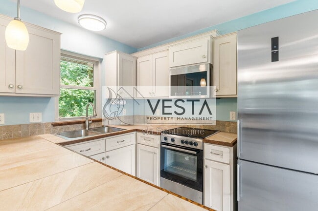 Foto del edificio - 10 Wellspring Ln