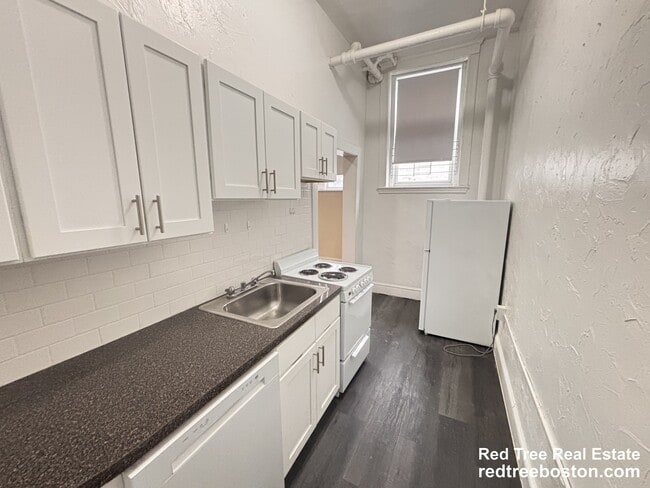 Foto del edificio - 99 Brainerd Rd