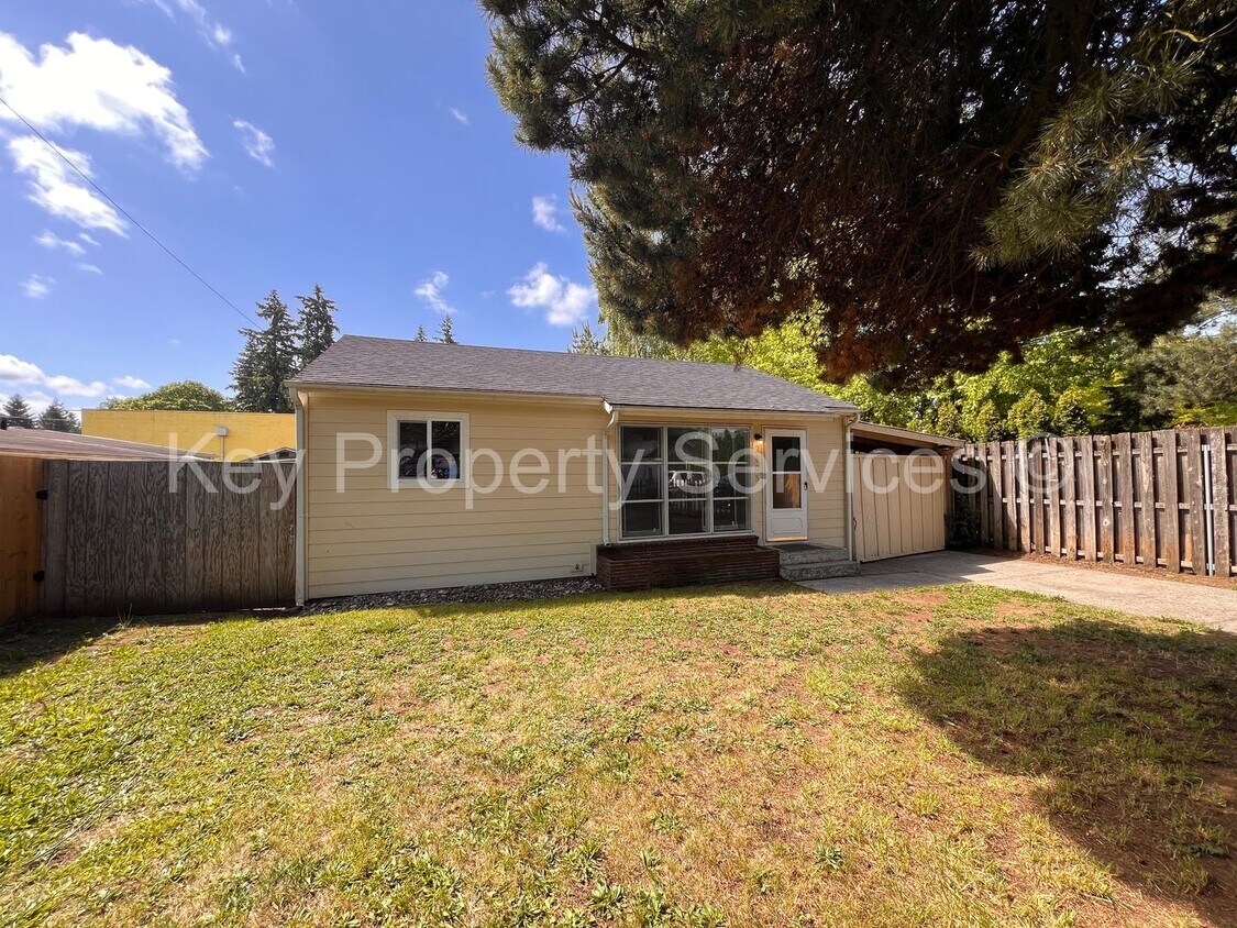 Foto principal - Cozy Two Bedroom House with Large Yard