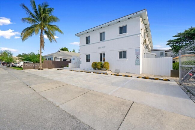 Foto del edificio - 550 NE 82nd Terrace