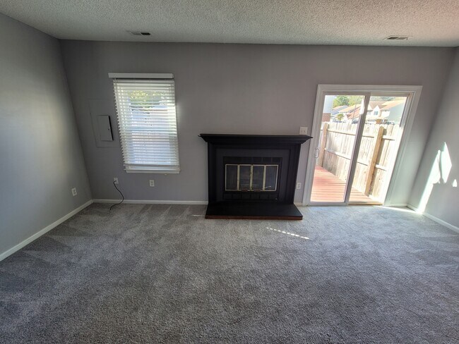 Building Photo - 2449 Reagan Ave