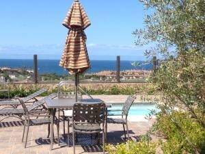 Área de spa con vista al océano - 40 Corniche Dr
