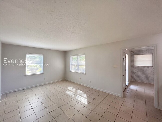 Foto del edificio - 1416 Moss Point Dr