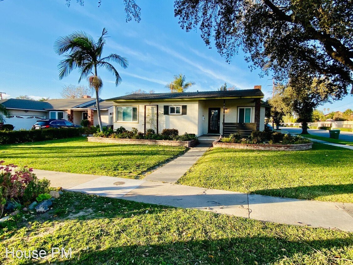 Primary Photo - 4 br, 2 bath House - 1019 E Avalon Ave