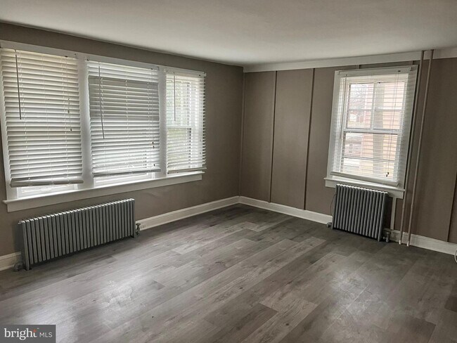 Building Photo - 141 E High St