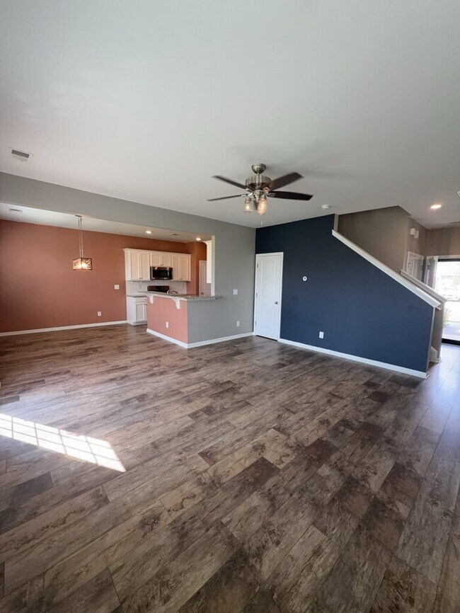 Foto del edificio - 838 Redbud Ln