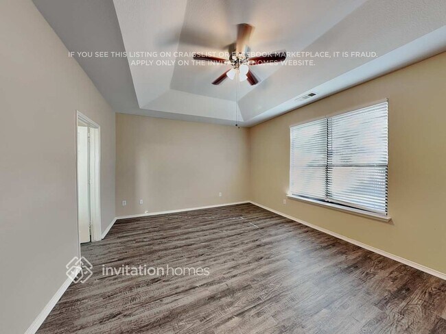 Foto del edificio - 5020 Raymond Dr