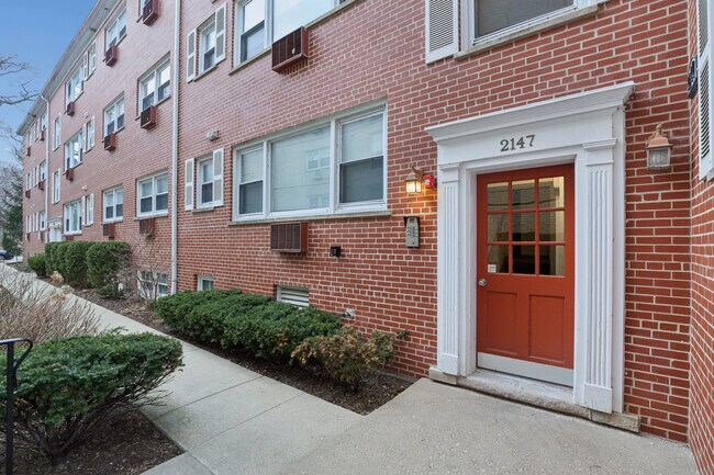 Foto del edificio - 2147 Ridge Ave