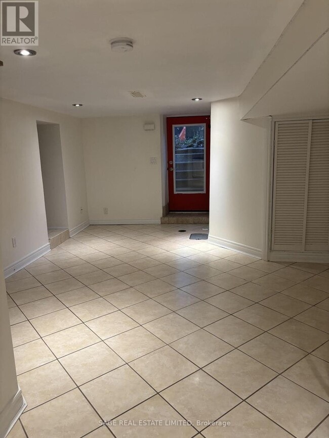 Building Photo - 417 Crawford St