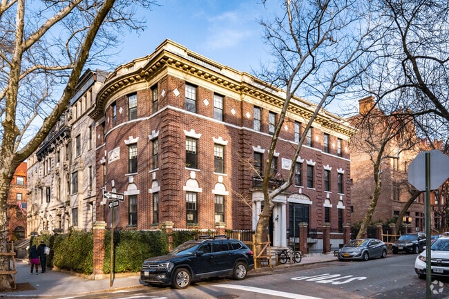 Building Photo - 1-9 Montgomery Pl