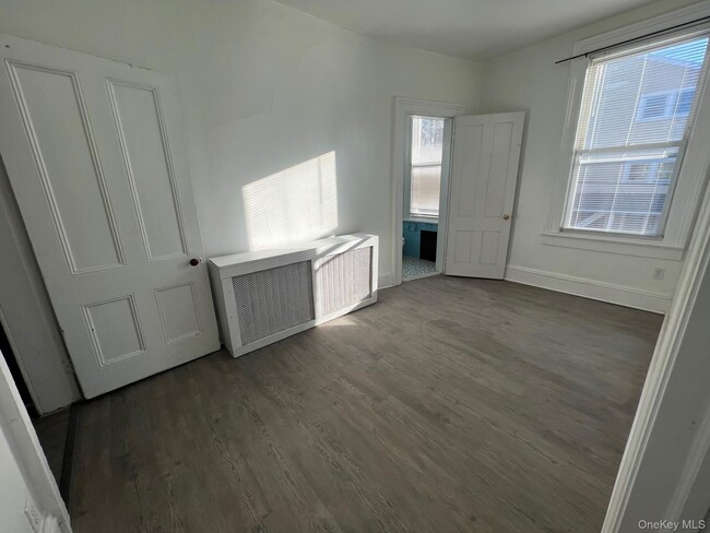 Building Photo - 24 S Eckar St
