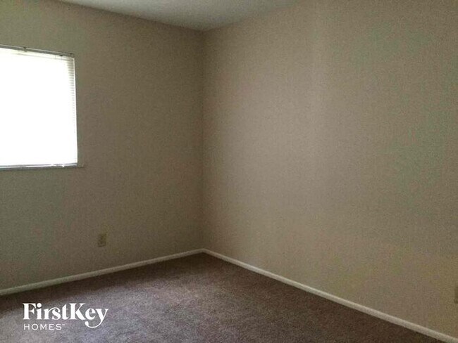 Building Photo - 6020 Wedgewood Way