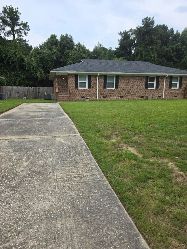 Building Photo - 3116 Plantation Dr