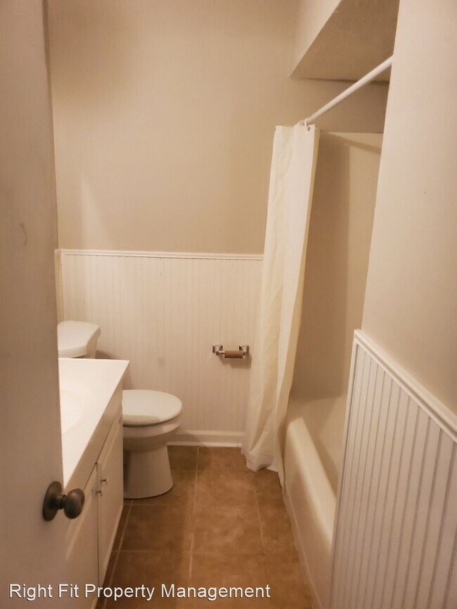 Building Photo - 3 br, 1.5 bath House - 4806 Wellborn Drive
