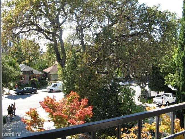 Building Photo - 2 br, 2 bath Condo - 667 Waverley Street