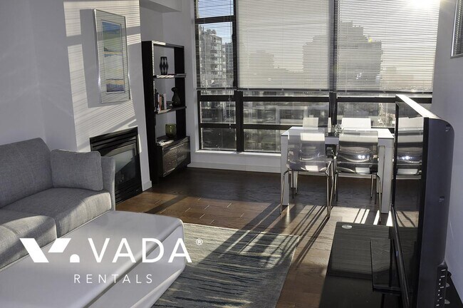 Photo du bâtiment - One Park Lane Apartment For Rent 903-170 W...