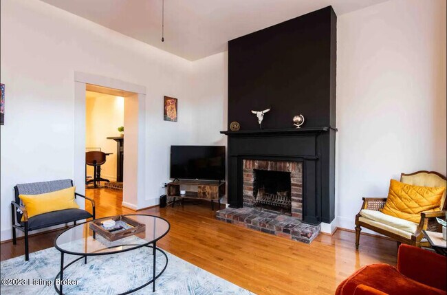 Foto del edificio - 709 E Washington St