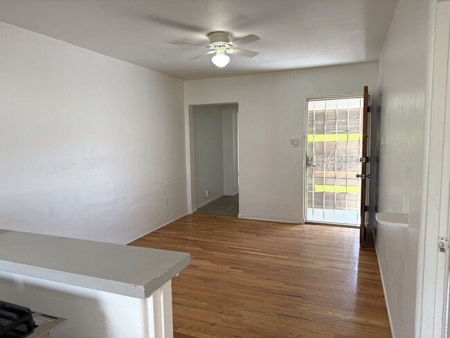 Foto del edificio - 521 Adams St NE