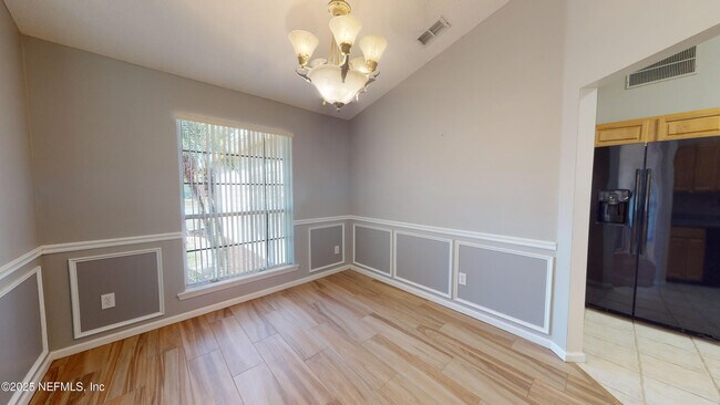 Building Photo - 492 N Bridgestone Ave