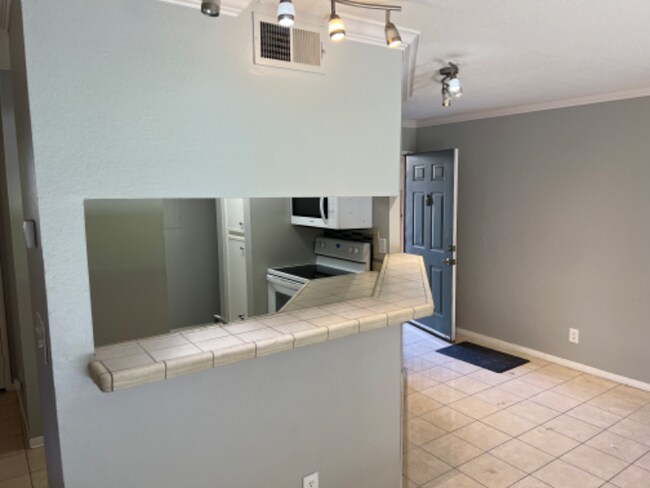 Foto del edificio - 10655 Lemon Ave