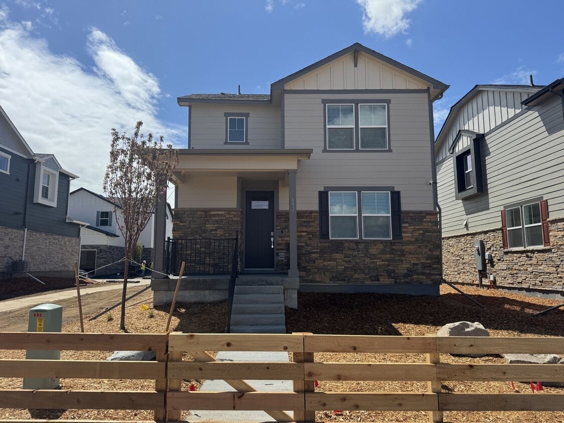 Primary Photo - Stunning Brand New Home Close To Lowry & DIA