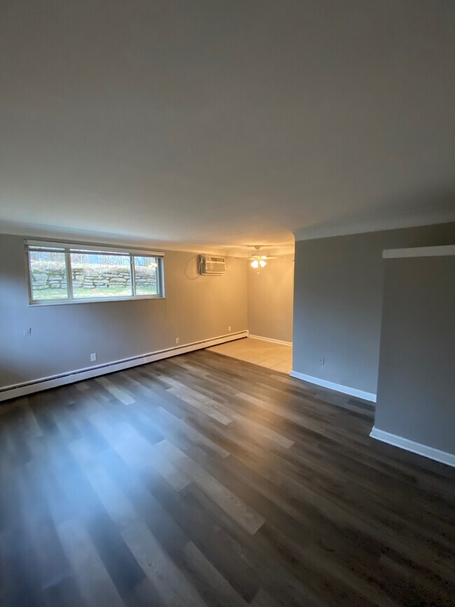 Foto del edificio - 320 Hanna Ave