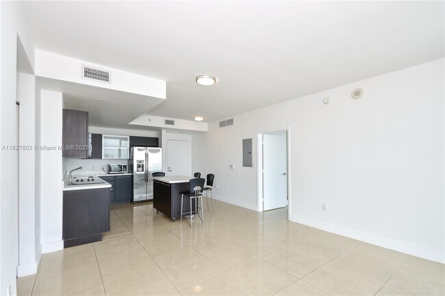 Foto del edificio - 90 SW 3rd St