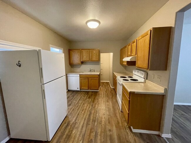 Building Photo - Charming 2-Bedroom Home Near Washington El...