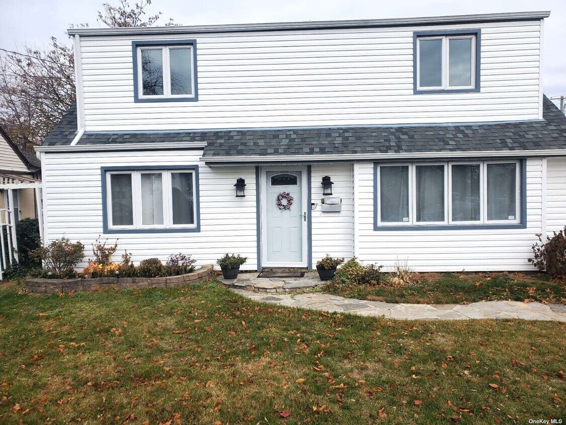 7 Austin St, Valley Stream, NY 11580 House Rental in Valley Stream