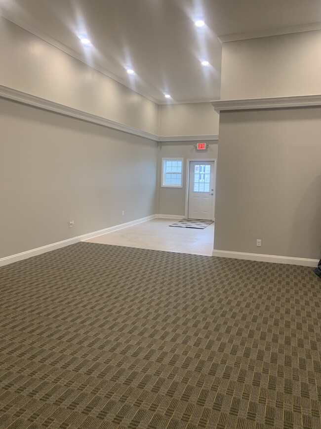 Building Photo - 2727 N 5th Street Hwy