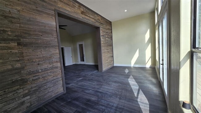 Building Photo - 17621 Stacey Ln