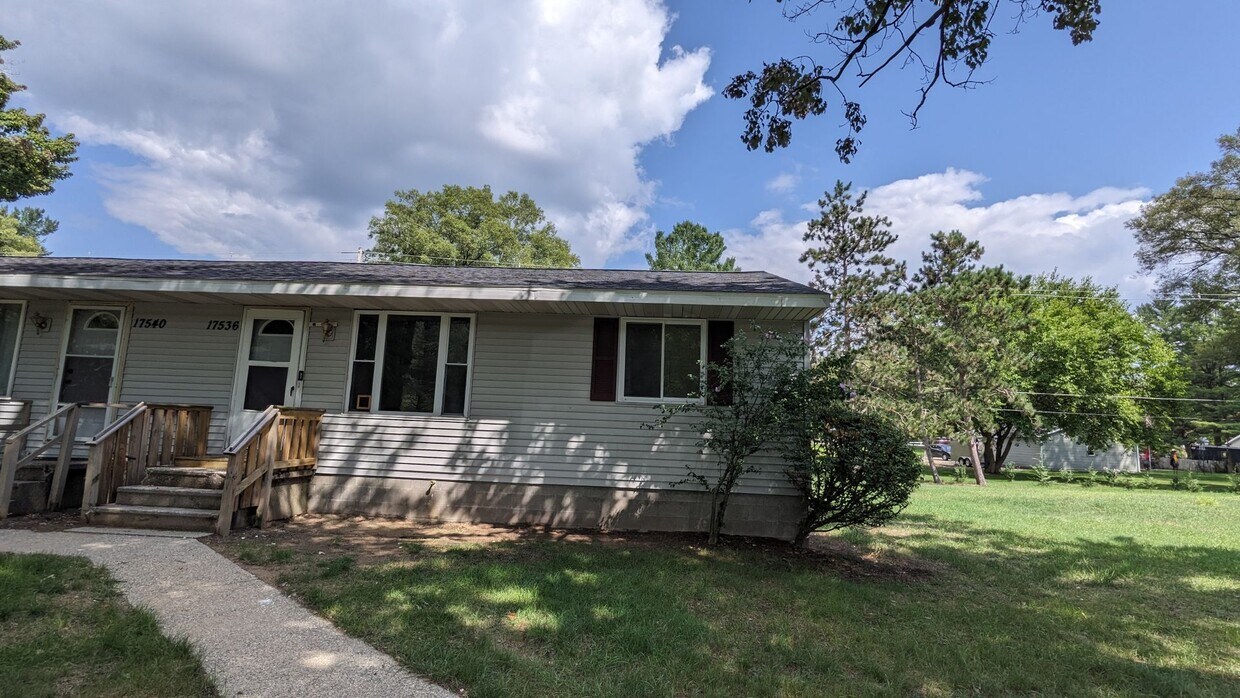 17536 Sparks Ln, Spring Lake, MI 49456 House Rental in Spring Lake