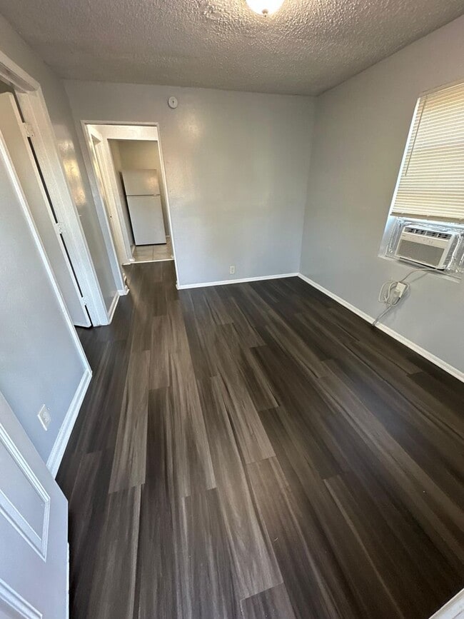 Foto del edificio - 1528 Mt Herman St