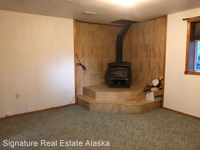 Building Photo - 3 br, 2 bath House - 1780 E. Raven Circle