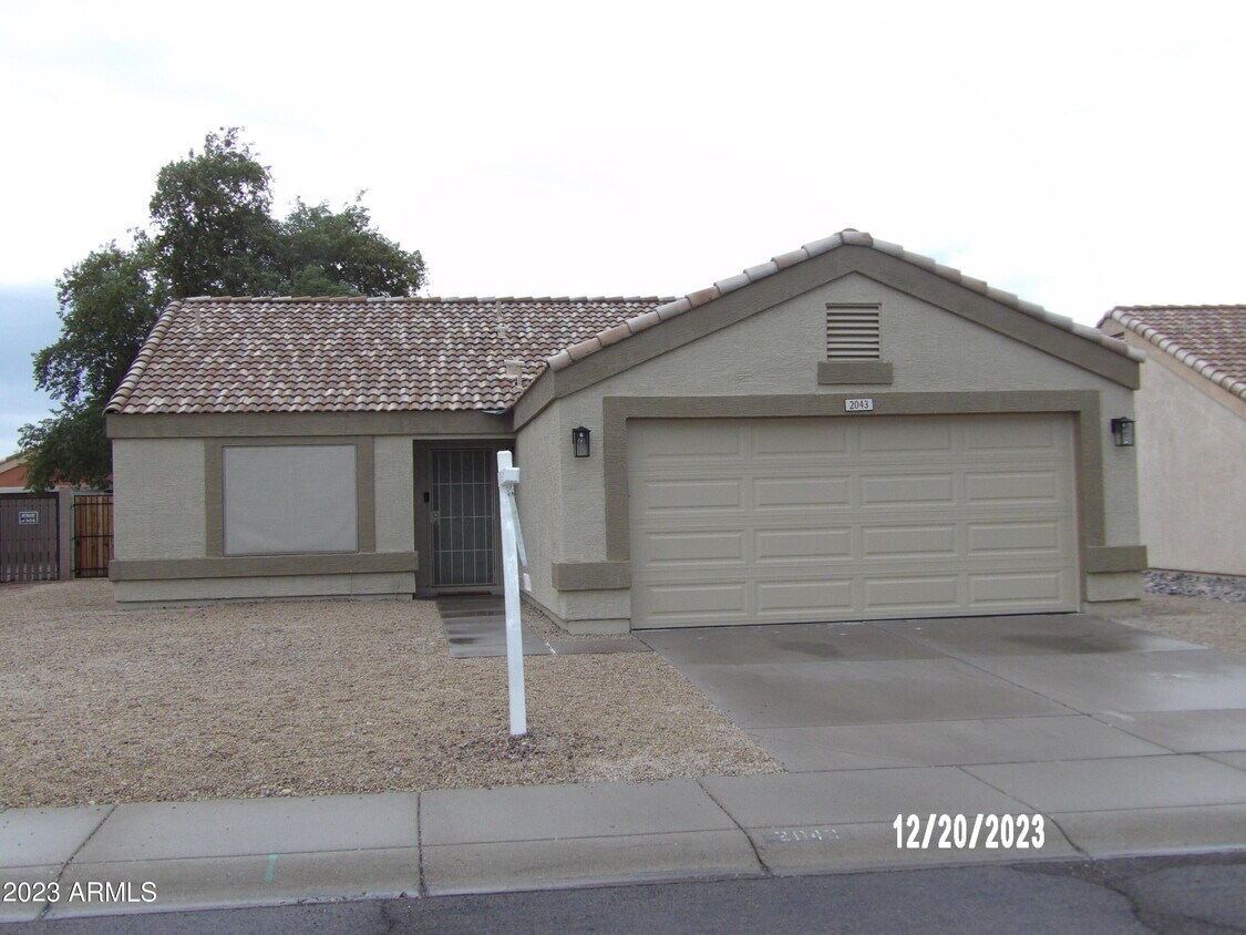 Primary Photo - 2043 S Thunderbird Dr