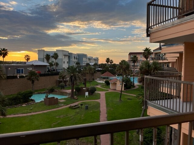 Building Photo - 9520 Seawall Blvd