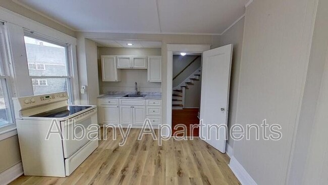 Building Photo - 100 Ryckman Ave