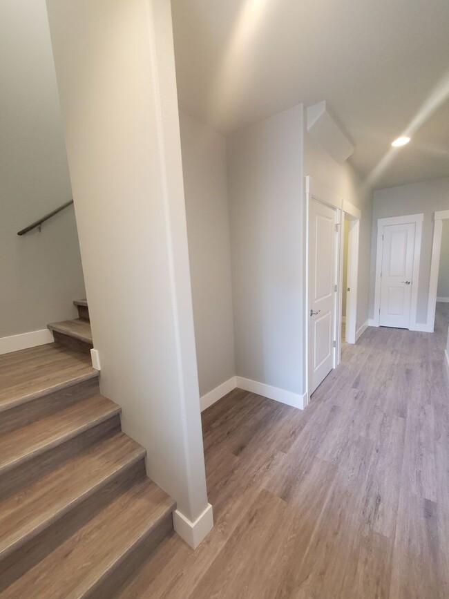 Building Photo - 3143 Willow Pointe Dr