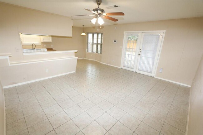 Foto del edificio - 6115 Birchmont Dr