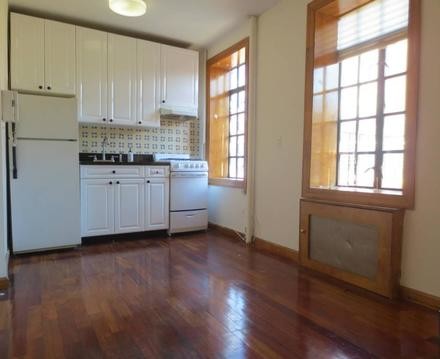 Primary Photo - 183 W 10th St