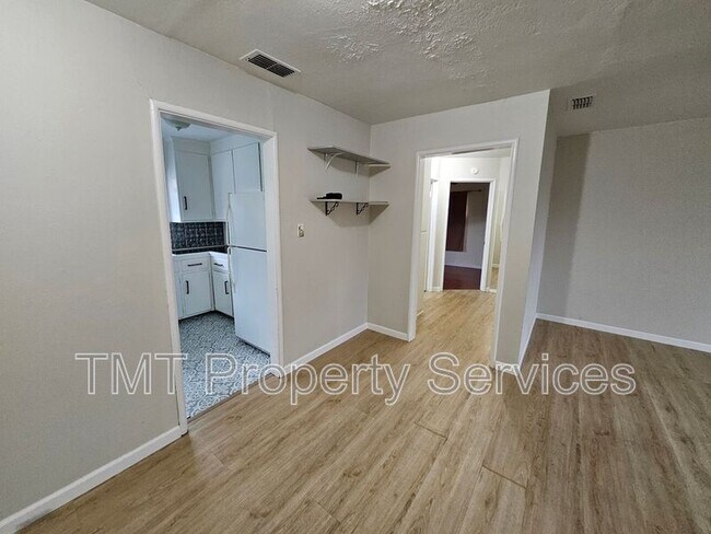Foto del edificio - 137 W. Third St.