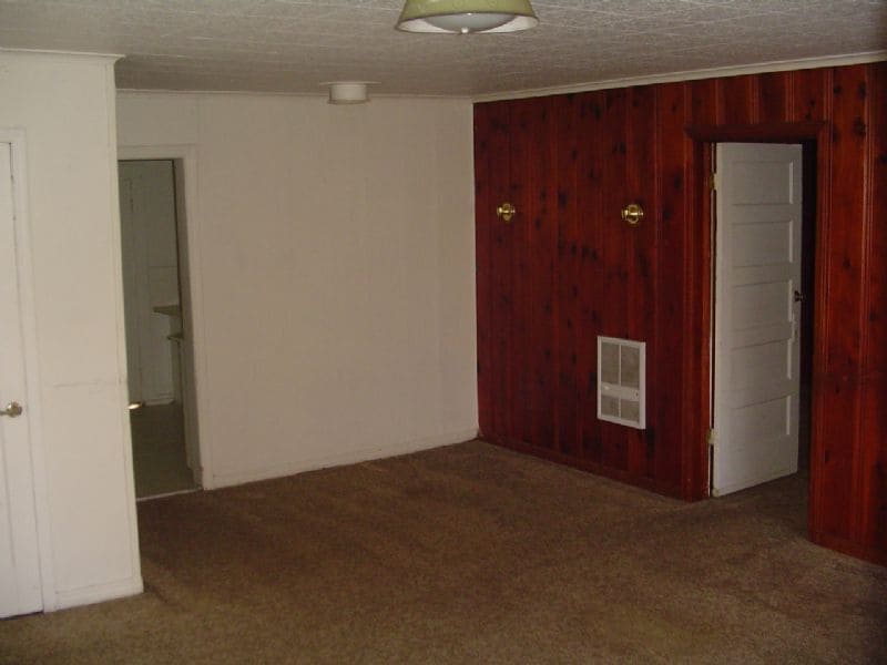 Building Photo - East Springfield/Thurston home