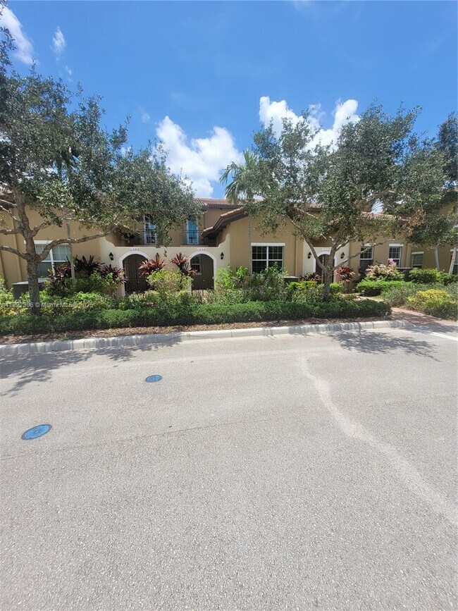 Building Photo - 1430 SW 147th Ter