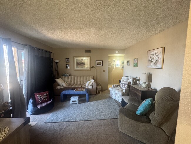 Building Photo - 1280 Mohave Dr