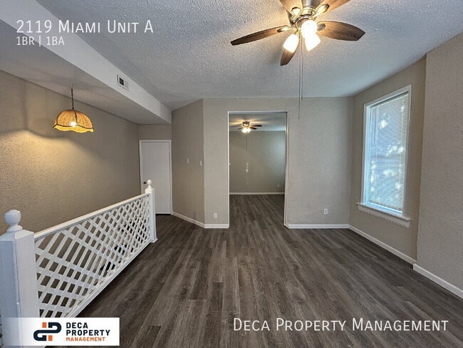 Building Photo - 2119 Miami St