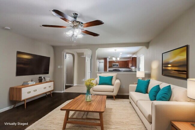 Foto del edificio - 2717 Sandberry Dr