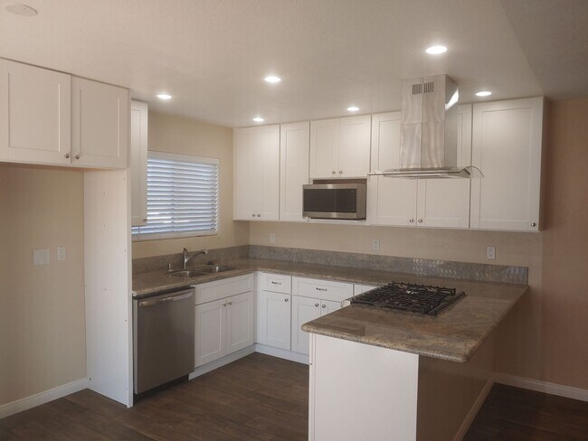 Building Photo - COMING SOON! Single Level 4 Bed/2 Bath in ...