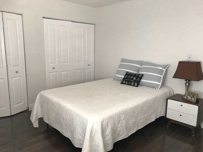 Disponible amueblado - 101 Old Ferry Rd